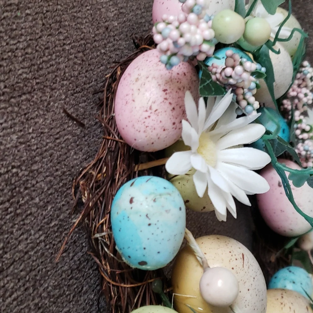 4/$16! Spring wreath speckled egg & daisies